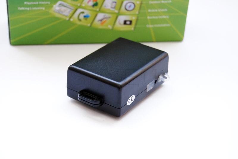 GPS tracker with magnetic mount