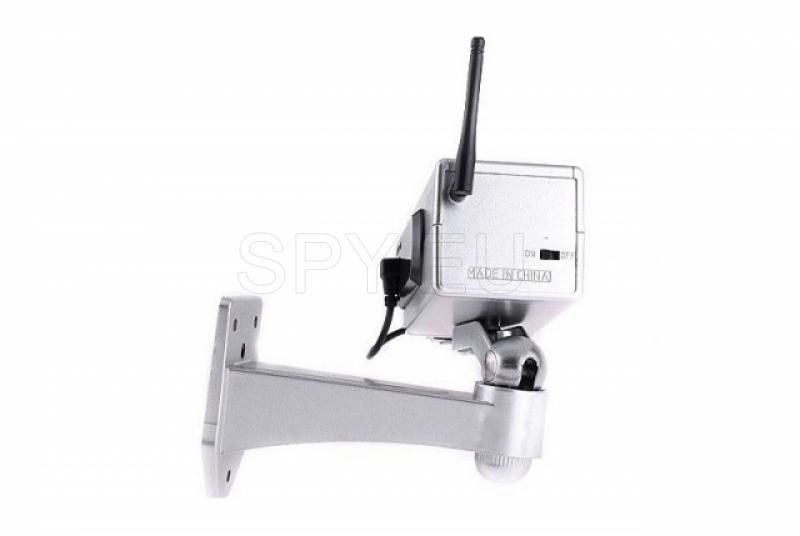 Dummy camera with motion detector
